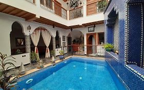 Riad La Porte Des 5 Jardins  3*